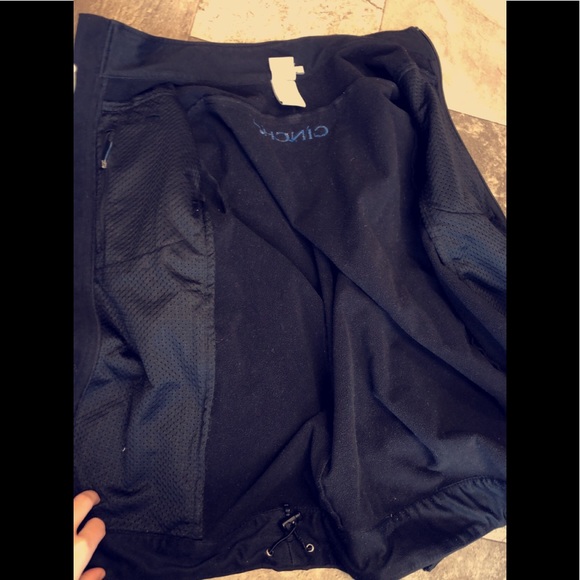 Cinch Jacket - Picture 3 of 3